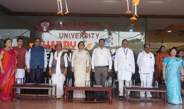 स्वतंत्रता दिवस पर देशभक्ति के रंग में रंगा आंजनेय विश्वविद्यालय तिरंगे की शान और राष्ट्रभक्ति के संकल्प के साथ मनाया गया स्वतंत्रता दिवस समारोह