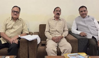 वक्फ बोर्ड अध्यक्ष डॉ. सलीम राज ने यूसीसी समिति सदस्यों से की सौजन्य मुलाकात