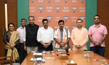 भाजपा राष्ट्रीय अध्यक्ष नितिन नवीन ने ली नवनियुक्त सोशल मीडिया टीम की बैठक