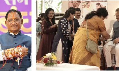 *मुख्यमंत्री निवास में रक्षाबंधन का आत्मीय उल्लास, विभिन्न क्षेत्रों से पहुंचीं माताओं-बहनों ने मुख्यमंत्री को बांधी राखी