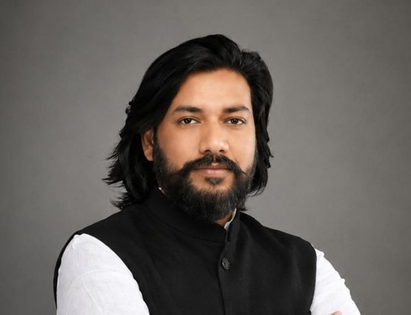 कुलगाम आतंकी हमले में सक्ती के श्रमिक दीपक रात्रे एवं सारंगढ बिलाईगढ़ के भुपेंद्र भैंना के परिजनों के साथ पूरी संवेदनशीलता से खड़ी है राज्य सरकार – सक्ती जिला प्रभारी मंत्री गुरु खुशवंत साहेब*