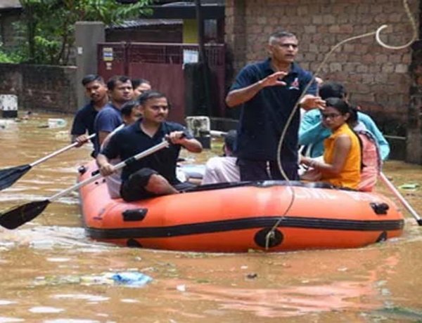 असम में बाढ़ का कहर जारी: 13 जिलों में डेढ़ लाख से ज्यादा लोग प्रभावित, मौतों का आंकड़ा 98 पहुंचा