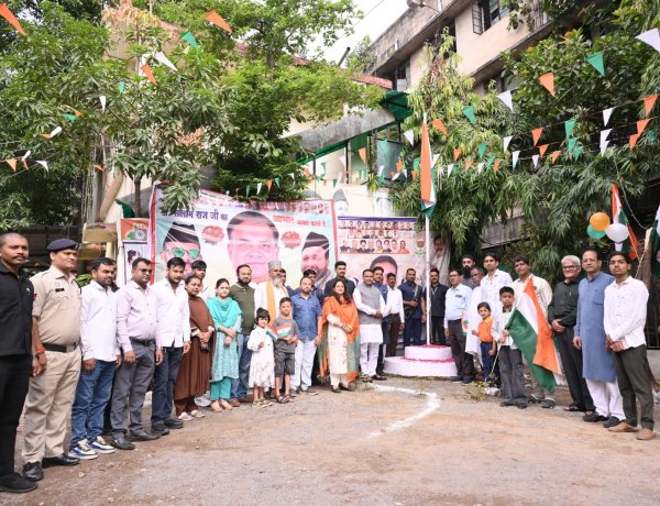 डाॅ.सलीम राज ने कार्यालय, छ.ग.राज्य वक्फ बोर्ड व अन्य वक्फ संस्थानों पर किया ध्वजारोहण