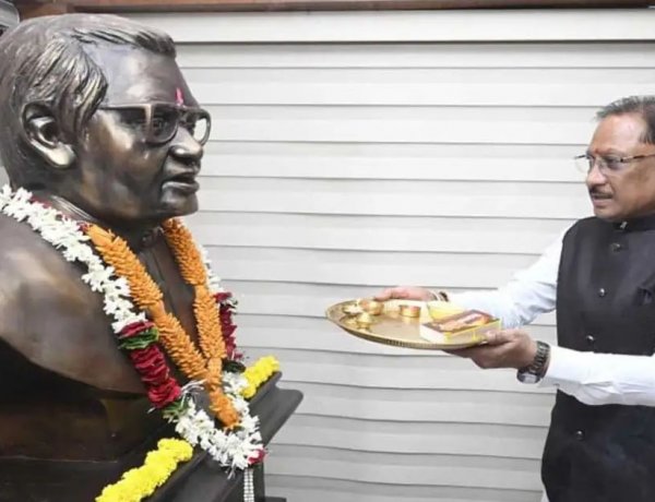 अटल जी की पुण्यतिथि पर सीएम साय ने किया नमन : बोले- उनके सपनों का विकसित छत्तीसगढ़ बनाना ही सच्ची श्रद्धांजलि