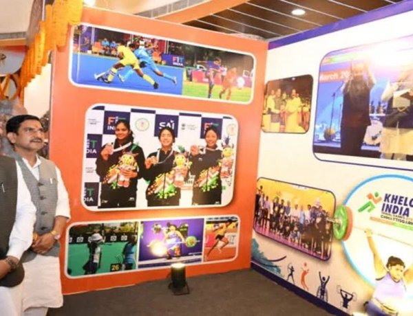छत्तीसगढ़ के गौरवशाली खेल इतिहास को मिला नया मंच, मुख्यमंत्री ने ‘हमारे खिलाड़ी’ कॉफी टेबल बुक का किया विमोचन
