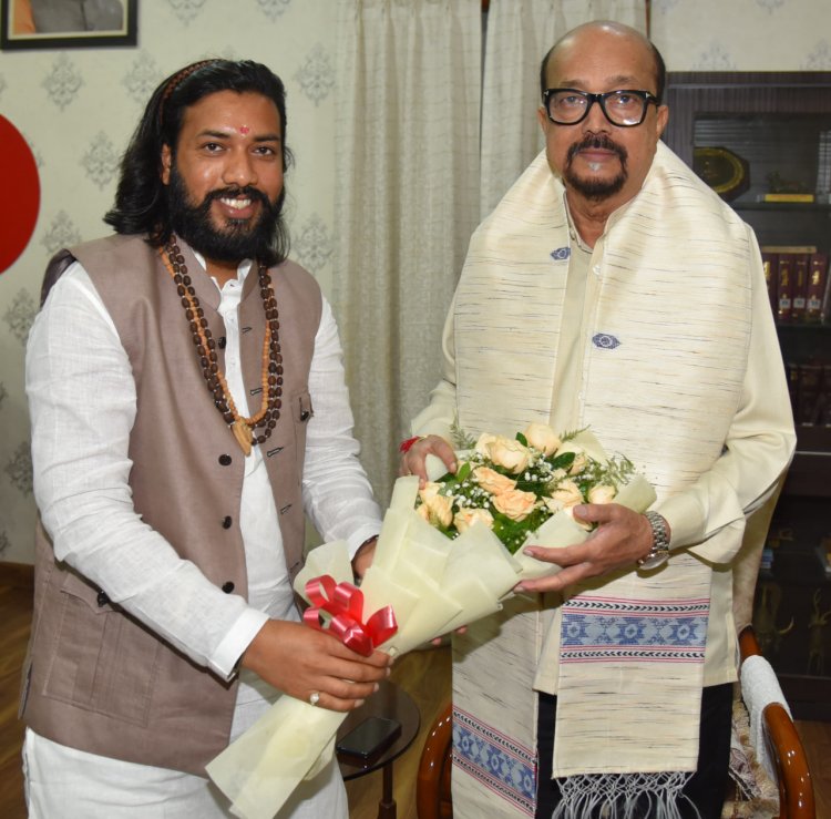  राज्यपाल श्री डेका से कौशल विकास, तकनीकी शिक्षा एवं रोजगार, अनुसूचित जाति विकास विभाग के मंत्री  गुरु खुशवंत साहेब ने सौजन्य भेंट की