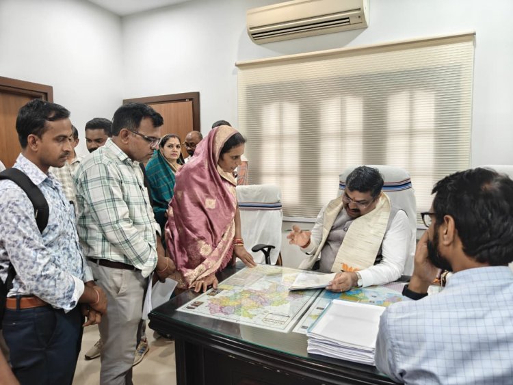 शिक्षा मंत्री गजेन्द्र यादव ने किया कार्यकर्ताओं से संवाद