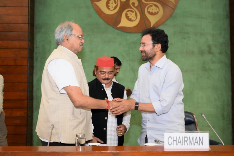 बृजमोहन अग्रवाल द्वारा प्रमुखता से उठाए गए विषयों पर केंद्रीय कोयला एवं खान मंत्री श्री जी. किशन रेड्डी ने अनेक सांसदों की उपस्थिति में अधिकारियों को आवश्यक कार्यवाही शीघ्र सुनिश्चित करने के निर्देश दिए।