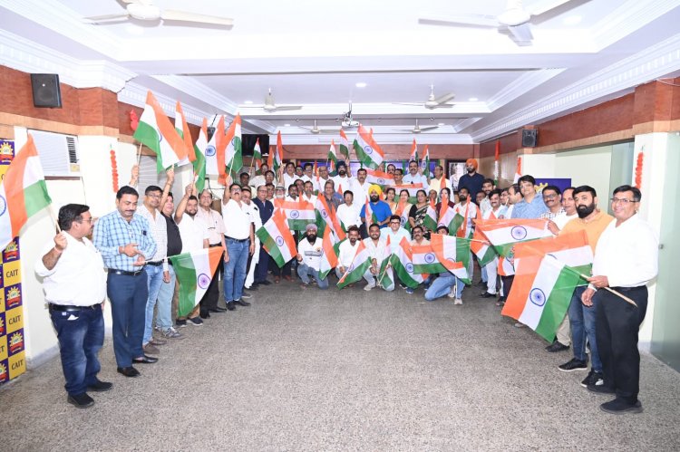व्यापारी समाज निभाएगा राष्ट्र प्रथम का संकल्प, पूरे प्रदेश में चलेगा तिरंगा अभियान - अमर पारवानी