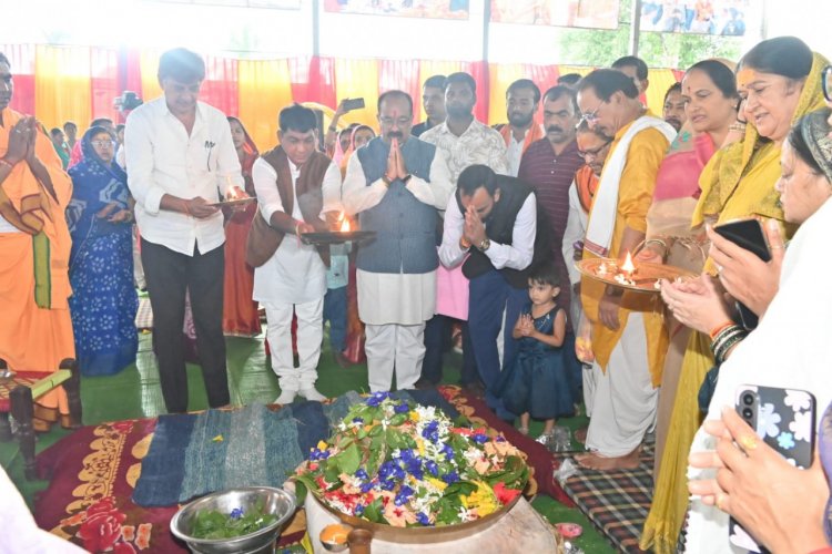 उप मुख्यमंत्री  अरुण साव महारुद्राभिषेक में हुए शामिल