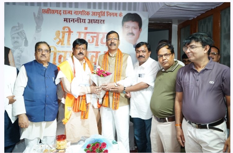 भाजपा नेताओं, कार्यकर्ताओं एवं रायपुरवासियों ने मनाया संजय श्रीवास्तव का जन्मदिवस*