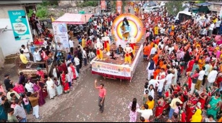 10 हजार कांवड़ियों ने किया बाबा हटकेश्वरनाथ का जलाभिषेक, 13 किमी चली यात्रा*