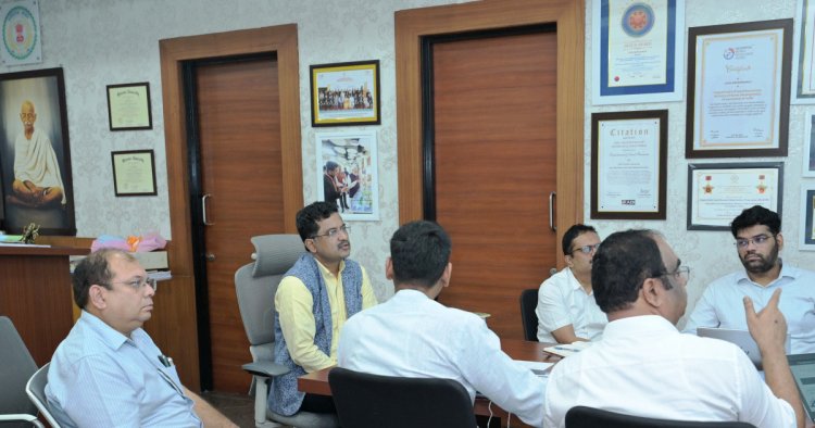 नगरीय प्रशासन विभाग के प्रमुख सचिव सोनमणि बोरा ने ई-बस योजना, पीएम आवास और वेस्ट-टू-एनर्जी परियोजना की समीक्षा की….