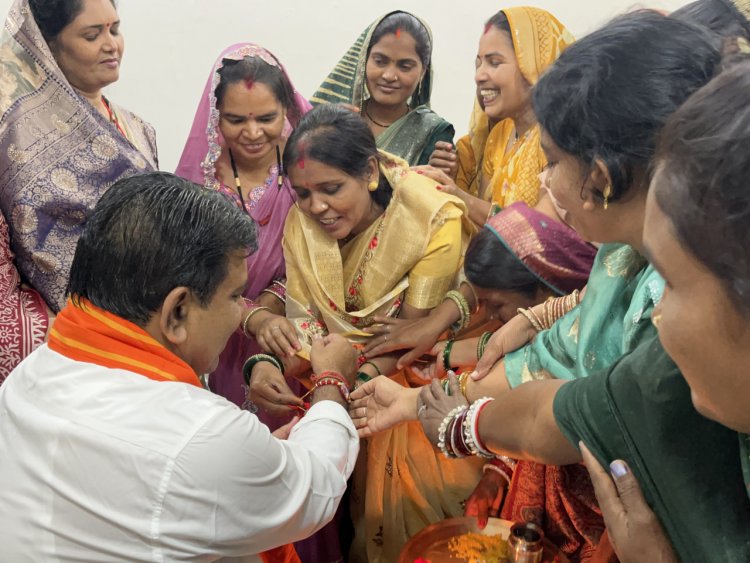 बिहान की दीदियों ने उपमुख्यमंत्री  विजय शर्मा को राखी बांधकर दी बधाई, साझा किए गुजरात भ्रमण के अनुभव