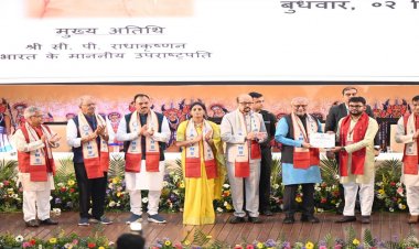 एम्स रायपुर का तीसरा दीक्षांत समारोह , छत्तीसगढ़ में नक्सलवाद के खतरे को मजबूत राजनीतिक इच्छाशक्ति, दृढ़ सुरक्षा नीति और विकासोन्मुखी शासन के बल पर समाप्त किया गया – उपराष्ट्रपति  राधाकृष्णन