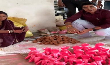 पीएम मोदी के 25 वर्षों के सेवाकाल और जन्मदिवस पर दीये जलाने की अपील, मंत्री टंक राम वर्मा ने माटी के दीप खरीदकर दिया ‘जनभागीदारी’ का संदेश….