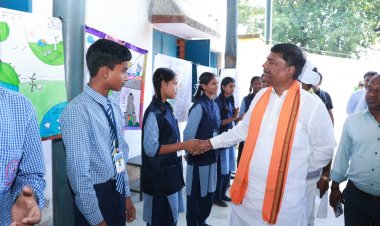 नारायणपुर : मेरे सपनों का भारत चित्रकला एवं भाषण प्रतियोगिता में बच्चों ने दिखाई प्रतिभा
