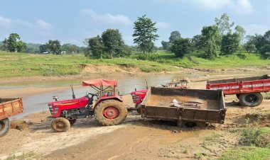 सीएम हेल्पलाइन की शिकायत पर साय सरकार की त्वरित कार्रवाई, अवैध रेत परिवहन पर कसा शिकंजा, 5 ट्रैक्टर किए जब्त