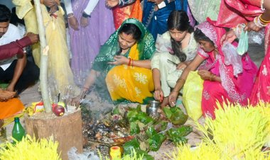 करमा पूजा में शामिल हुईं मंत्री श्रीमती लक्ष्मी राजवाड़े, प्रकृति, संस्कृति और लोकपरंपराओं के संरक्षण का दिया संदेश