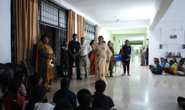 कांकेर में बच्चियों से आत्मीय संवाद, डॉ. वर्णिका शर्मा ने जानी समस्याएं