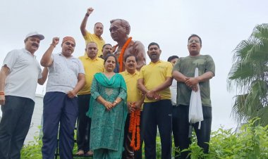 रायपुर नगर निगम संस्कृति विभाग अध्यक्ष अमर गिदवानी, जोन अध्यक्षो, पार्षदो ने किया सादर नमन
