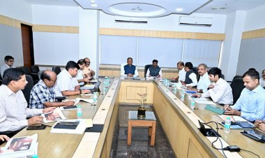 दुर्घटना की रोकथाम से लेकर घायल को समय पर उपचार तक मजबूत हो पूरी व्यवस्था : मुख्यमंत्री