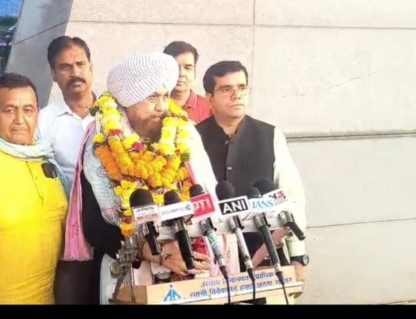 दही हांडी उत्सव के लिए रायपुर पहुंचे अंतरराष्ट्रीय भजन गायक लखबीर सिंह लक्खा