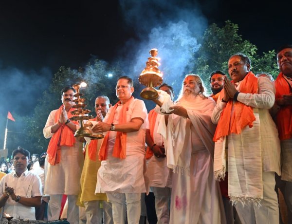 ’सेवा संकल्प अभियान के तहत भव्य दीप प्रज्वलन, सेवा-सुशासन और राष्ट्र निर्माण के संकल्प के साथ जिलेभर में हुआ आयोजन’