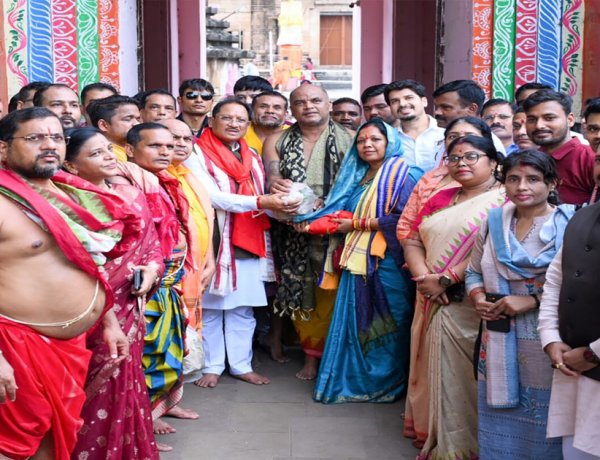 भगवान लिंगराज के दर्शन कर मुख्यमंत्री विष्णु देव साय ने की प्रदेश की सुख-समृद्धि और खुशहाली की कामना….