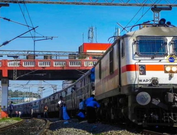 दिवाली-दशहरा पर रेलवे की बड़ी सौगात! 102 फेरे चलेंगी स्पेशल ट्रेनें, आज से बुकिंग शुरू