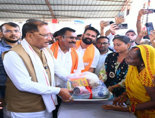 बाढ़ प्रभावित परिवारों के साथ पूरी संवेदनशीलता से खड़ी है सरकार : मुख्यमंत्री विष्णु देव साय