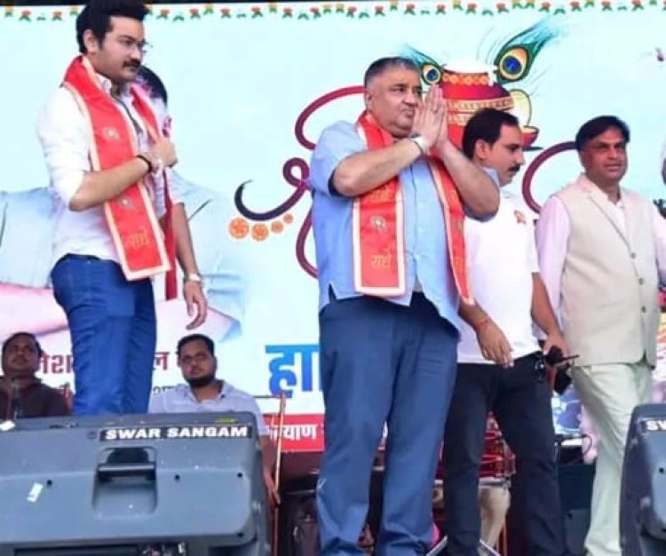 भगवान श्रीकृष्ण की भक्ति, आस्था और उल्लास से सराबोर जशपुर के रंजीता स्टेडियम में आयोजित भव्य दही हांडी उत्सव में पर्यटन एवं संस्कृति मंत्री श्री राजेश अग्रवाल सम्मिलित हुए।