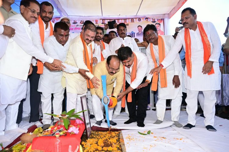  उप मुख्यमंत्री  अरुण साव और  विजय शर्मा ने रखी कवर्धा के नए स्वरूप की नींव, 54 करोड़ से बनेगी 4 लेन सड़क