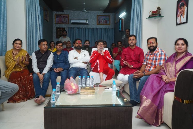 रायपुर में भाजपा प्रदेश अध्यक्ष किरण देव ने सुना 'मन की बात' कार्यक्रम, कई वरिष्ठ नेता रहे मौजूद