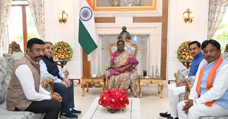 मुख्यमंत्री विष्णु देव साय के निमंत्रण पर राष्ट्रपति ने स्वीकार किया बस्तर दशहरा के मुरिया दरबार में शामिल होने का आमंत्रण