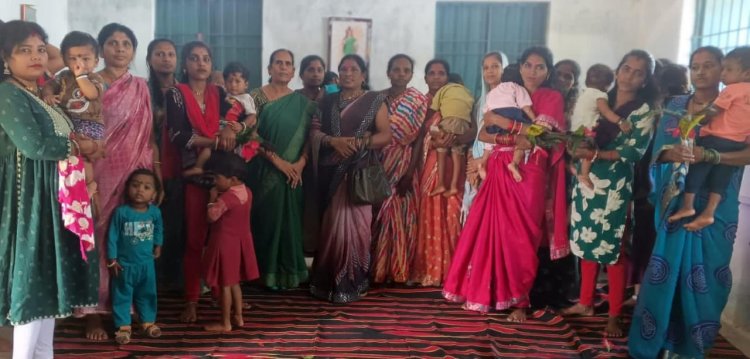 आंगन मिलन सेवा कार्यक्रमों में योजनाओं की जानकारी के साथ आंगनबाड़ी कार्यकर्ताओं का सम्मान