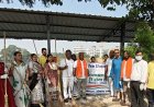 रायपुर नगर निगम एमआईसी सदस्य संतोष साहू, पार्षद श्रीमती पुष्पा साहू, राजेश गुप्ता, कैलाश बेहरा और जोन 3 जोन कमिश्नर सहित अधिकारियों, कर्मचारियों, नागरिकों सहित वार्ड 31 क्षेत्र में खम्हारडीह तालाब की श्रमदान से सफाई कर कचरा उठाकर जन - जन को दिया स्वच्छ सरोवर का सकारात्मक सन्देश