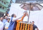 गांधी जयंती पर प्रभारी मंत्री रामविचार नेताम ने मनेंद्रगढ़ में महात्मा गांधी और लाल बहादुर शास्त्री को किया नमन