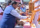 गांधी जयंती पर प्रभारी मंत्री रामविचार नेताम ने मनेंद्रगढ़ में महात्मा गांधी और लाल बहादुर शास्त्री को किया नमन