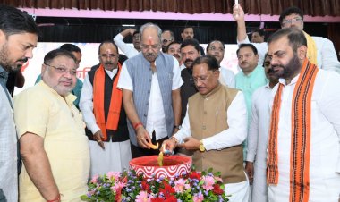 सभी कार्यकर्ता ‘सेवा ज्योति यात्रा’ को सफल बनाने और विकसित भारत के निर्माण में सक्रिय भागीदारी निभाएँ : सांसद बृजमोहन अग्रवाल