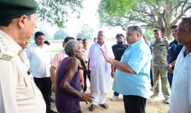हाथी प्रभावित गांवों में पहुंचे पर्यटन मंत्री राजेश अग्रवाल, ग्रामीणों से मिलकर जाना हाल, अधिकारियों को दिए त्वरित राहत के निर्देश