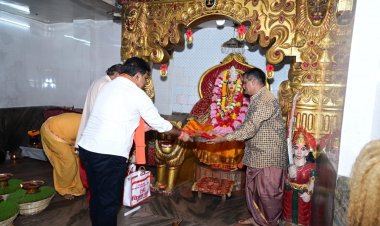 उप मुख्यमंत्री  विजय शर्मा ने कवर्धा में मां महामाया और मां विंध्यवासिनी के दर्शन कर प्रदेश की सुख-समृद्धि और खुशहाली की कामना की