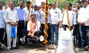 गन्ने का मूल्य 425 रुपये प्रति क्विंटल होने पर किसानों में उत्साह, उप मुख्यमंत्री श्री विजय शर्मा को शक्कर की बोरियों से तौलकर जताया आभार