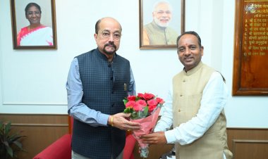  राज्यपाल श्री डेका से छत्तीसगढ़ रेड क्रॉस समिति के अध्यक्ष ने की सौजन्य भेंट