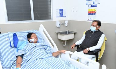 मुख्यमंत्री  विष्णुदेव साय ने जशपुर विधायक श्रीमती रायमुनि भगत से अस्पताल में की मुलाकात, शीघ्र स्वास्थ्य लाभ की कामना की