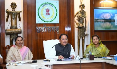 मुख्यमंत्री  विष्णु देव साय ने पूर्व केंद्रीय मंत्री स्वर्गीय लरंग साय जी की प्रतिमा का किया वर्चुअल अनावरण