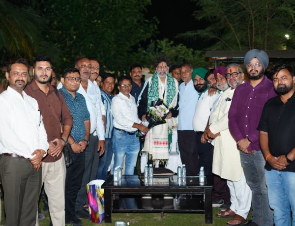 सड़क दुर्घटना के बाद स्वस्थ होकर रायपुर लौटे भाजपा प्रदेश अध्यक्ष  किरण सिंह देव से CAIT छत्तीसगढ़ की टीम ने की सौजन्य भेंट