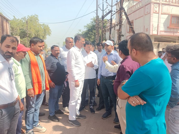 नागरिकों की सफाई, पेयजल, स्ट्रीट लाईट से सम्बंधित मौलिक जनसमस्याओं का त्वरित निदान करने किया निर्देशित-विधायक  मोतीलाल साहू