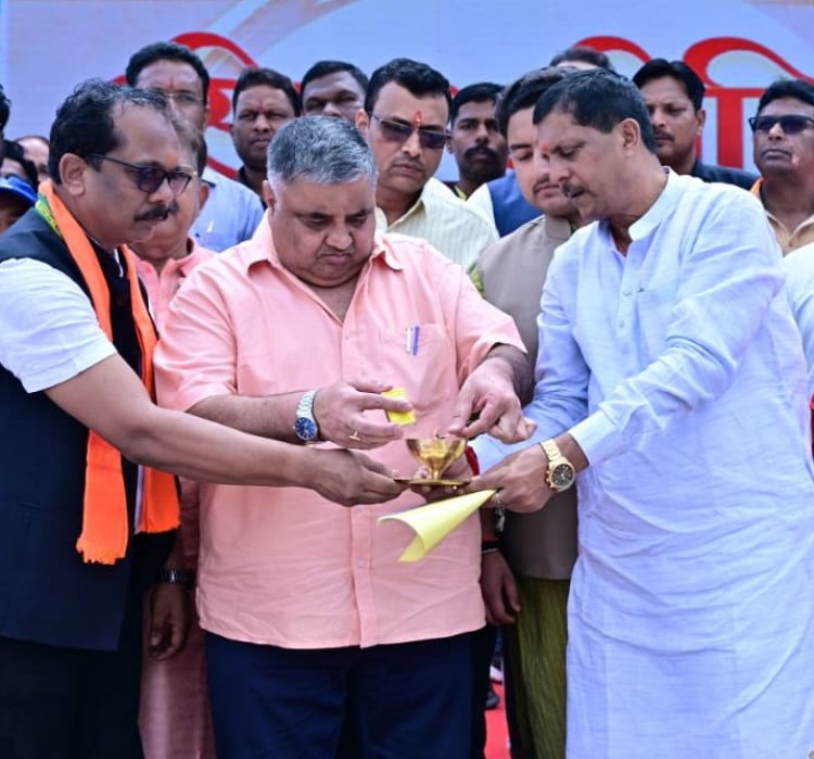 विकसित भारत के संकल्प से जगमगाया जशपुर, पर्यटन मंत्री  राजेश अग्रवाल के नेतृत्व में निकली ‘सेवा ज्योति यात्रा’