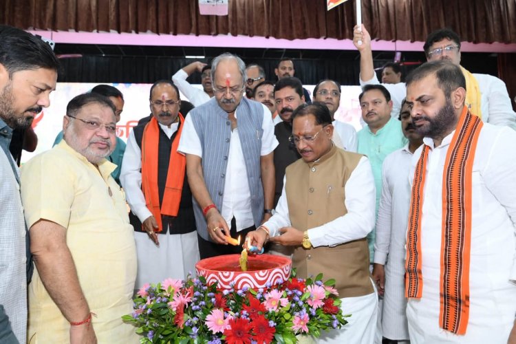 सभी कार्यकर्ता ‘सेवा ज्योति यात्रा’ को सफल बनाने और विकसित भारत के निर्माण में सक्रिय भागीदारी निभाएँ : सांसद बृजमोहन अग्रवाल